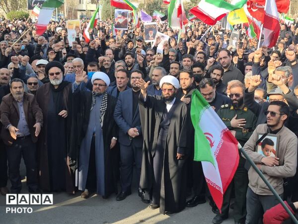 بیعت با سومین رهبر انقلاب اسلامی حضرت آیت الله  سید مجتبی حسینی خامنه ای (حفظه الله ) 