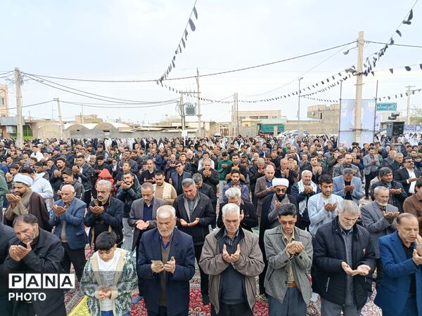 جلوه‌هایی از برگزاری نماز عید سعید فطر در شهر جعفریه قم