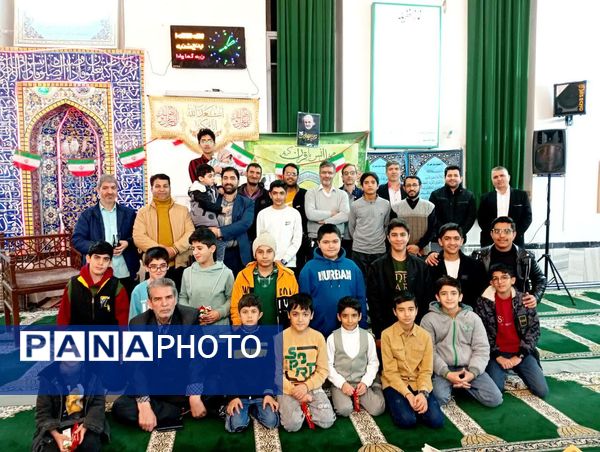 محفل انس با قرآن به مناسبت دهه فجر در کاشمر 