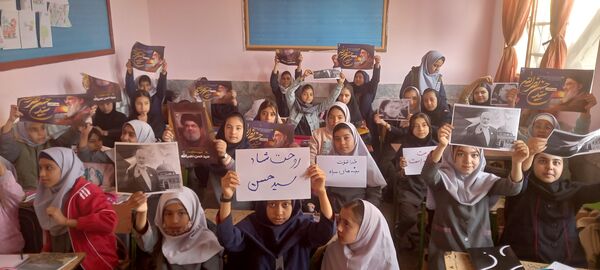 شادی دانش‌آموزان مدرسه مهندس رحمانی فرد ناحیه یک مشهد مقدس