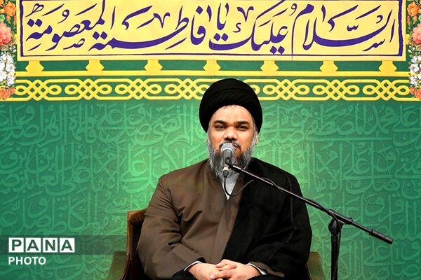 ویژه برنامه ولادت با سعادت حضرت معصومه (س) در آستان مقدس سید الکریم با حضور خادمین حرم حضرت فاطمه معصومه