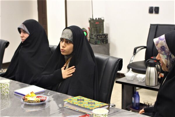 محفل شعر بانوان «رحیل» ویژه کودکان شهید 