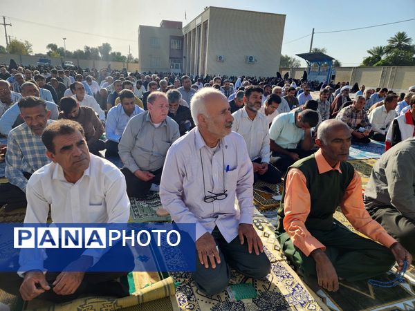 اقامه نماز عید سعید فطر در شهرستان منوجان 