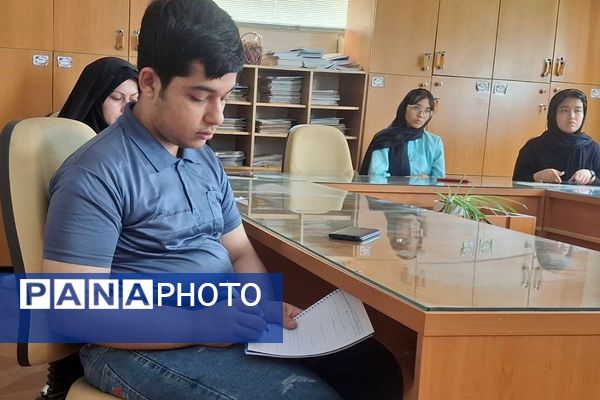 جلسات مشاوره گروهی انتخاب رشته ویژه کنکوری‌های شهرستان ورامین