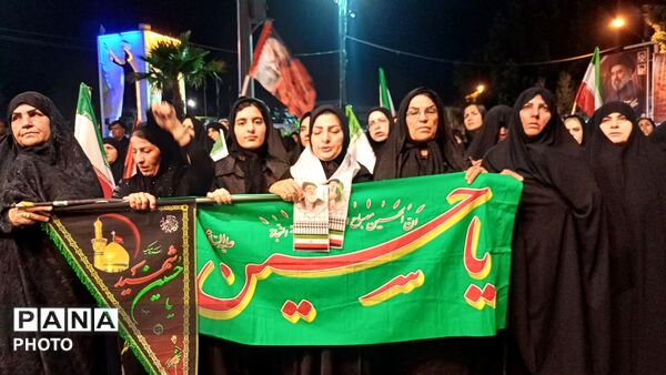 تجدید بیعت مردم کوهدشت با آرمان‌های حسینی در میدان امام خمینی (ره)