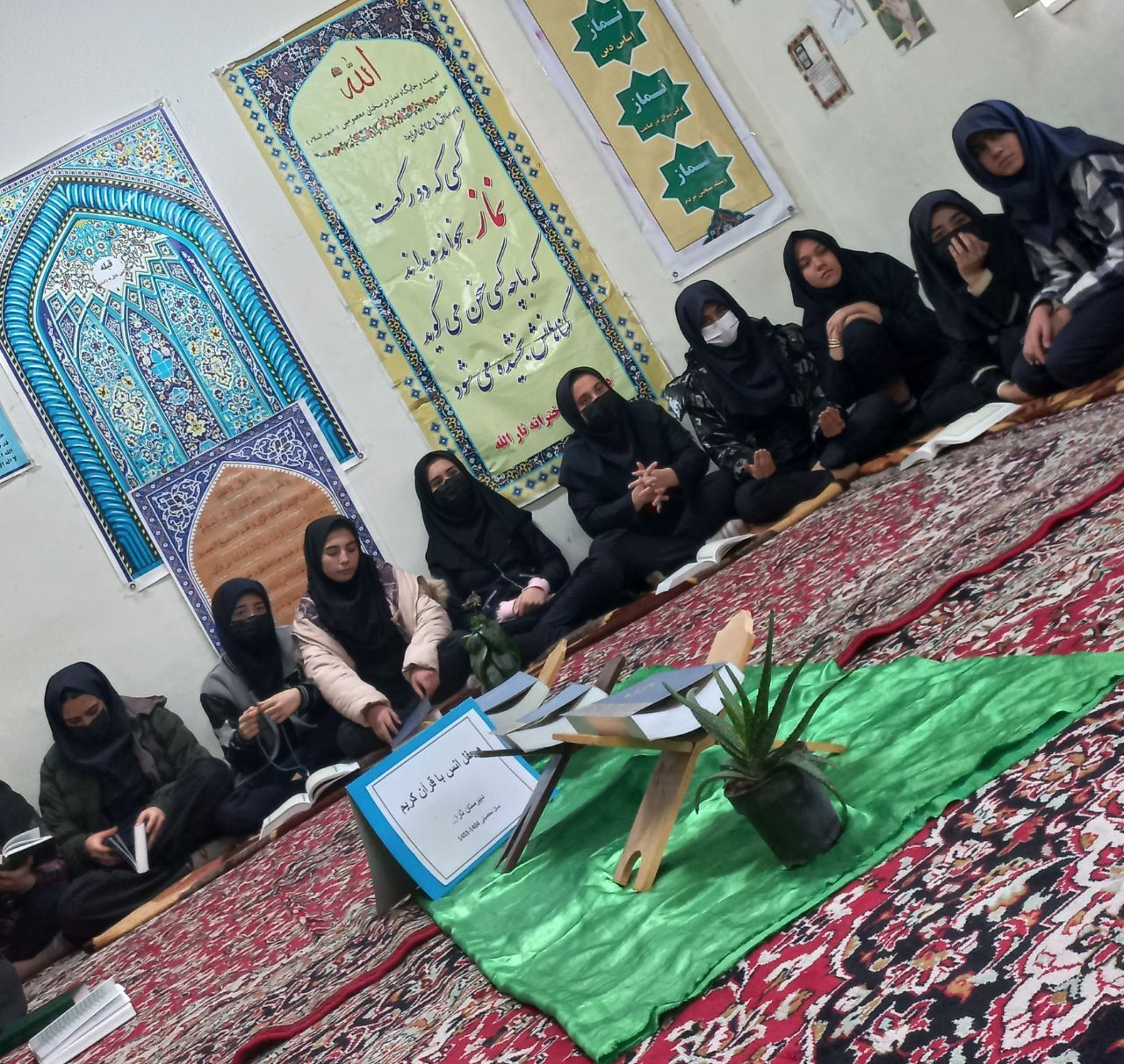 شور و حال معنوی دانش‌آموزان ناحیه ۴ در ماه مبارک رمضان