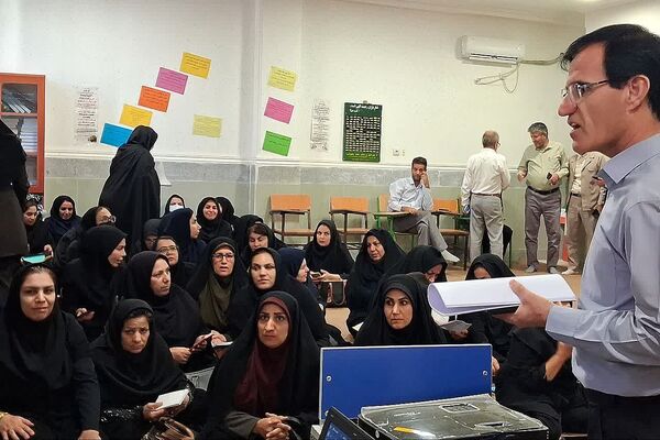 کارگاه آموزشی «طرح تحول در فرآیند آموزش و یادگیری» در باشت 