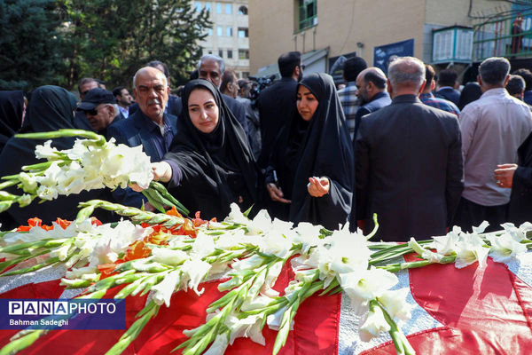 مراسم تشییع پیکر رئیس مجمع خیرین مدرسه‌ساز