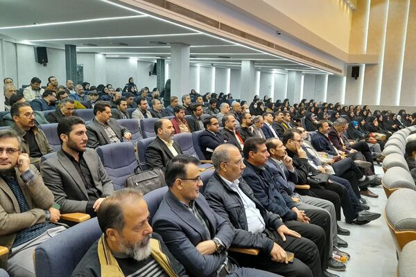 نشست فصلی مدیر منطقه با مدیران مدارس؛ تأکید بر هماهنگی و ارتقای کیفیت آموزشی