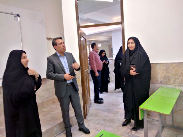 جشن آغاز سال تحصیلی در دبیرستان دخترانه حاتمی 