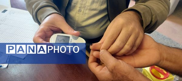 میزخدمت پزشکی رایگان برای دانش‌آموزان کم برخوردار درمدارس