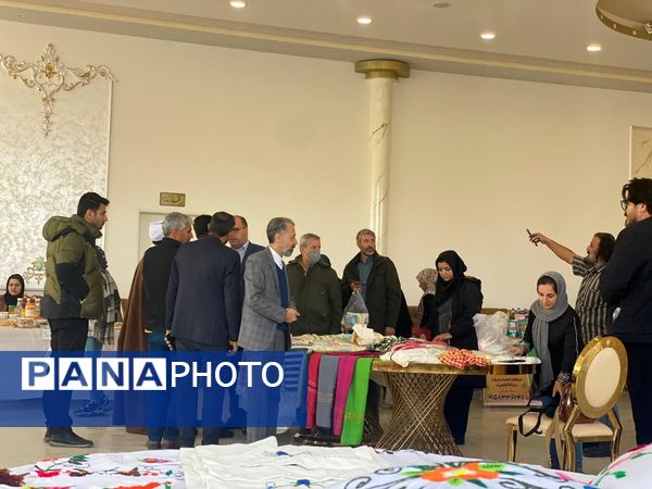 نمایشگاه صنایع دستی در کوهسرخ