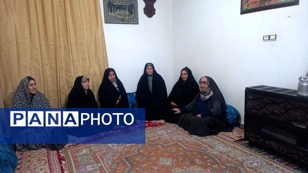 دیدار بانوان پایگاه پنج تن از مادر شهید یدالله علیزاده