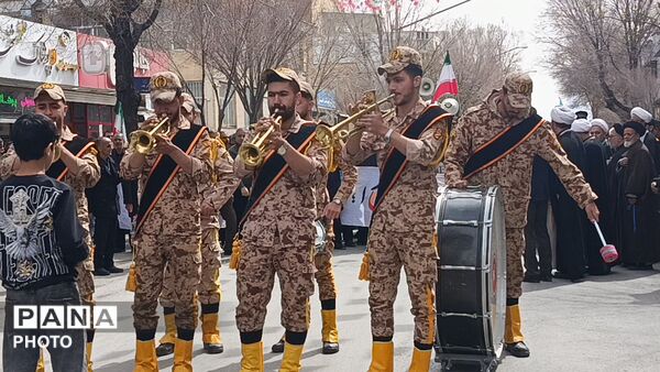 حضور کودکان در تشییع شهدای استان چهارمحال وبختیاری 