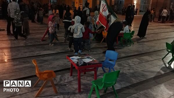 غرفه دهه نودی ها در هشتاد و سومین شب 