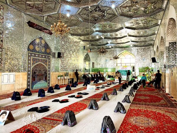 رزمایش مهر تحصیلی؛ اهدا ۲۰۰ بسته لوازم التحریر به دانش آموزان نیازمند