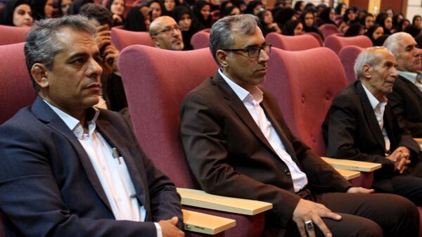 همایش بزرگداشت مقام معلم آموزش و پرورش ناحیه 2 زنجان