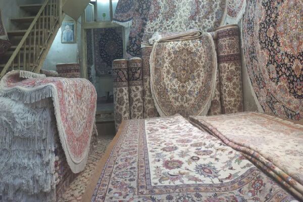 بازدید از بازار قدیمی فرش مشهد به‌مناسبت روز ملی فرش