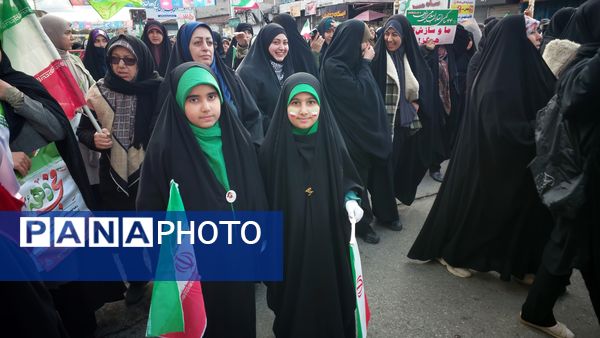 راهپیمایی 22 بهمن در مه ولات 