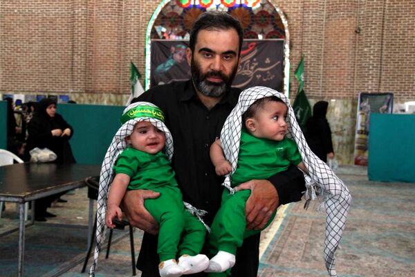 مراسم شیرخواران حسینی در تبریز 