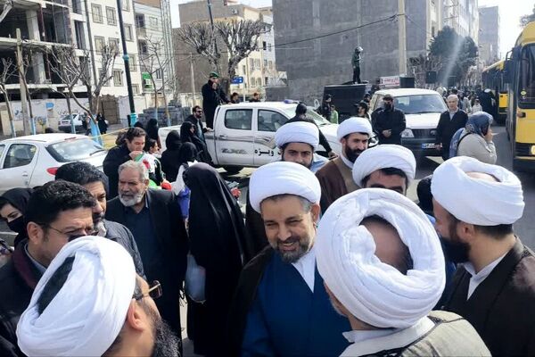 بازدید امام جمعه شهرستان رباط‌کریم و رئیس‌اداره‌ امورخیریه از موکب رباط کریم