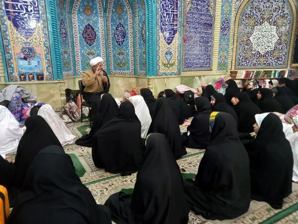 سکوت دل‌ها و طنین دعا بر فراز آسمان‌ بروجن