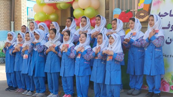 جشنواره غذای سالم در مدارس ناحیه ۶ مشهد