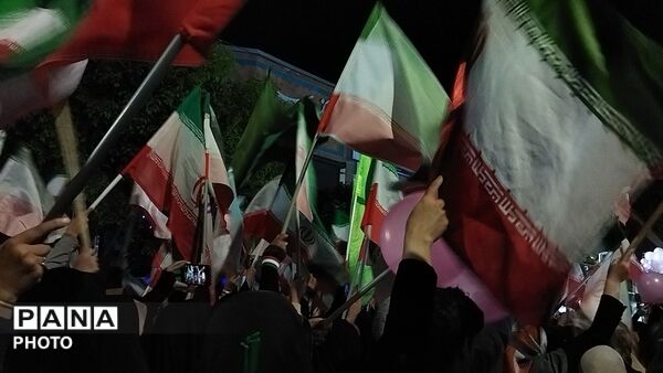 دختران نیشابوری در صف اول تجمعات-۳