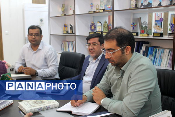 جلسه برنامه‌ریزی اداره امور تربیتی، مشاوره و مراقبت در برابر آسیب‌های اجتماعی آموزش و پرورش استان بوشهر 