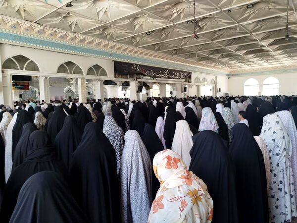 نماز جمعه کاشمر با حضور پرشور مردم برگزار شد