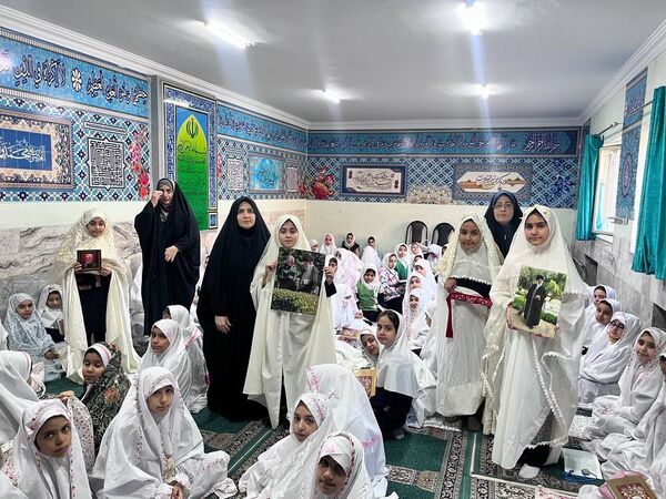 گرامیداشت سالگردشهیدحاج قاسم سلیمانی در نمازخانه مدرسه هدی و  دبستان هیات امنایی فرهنگ