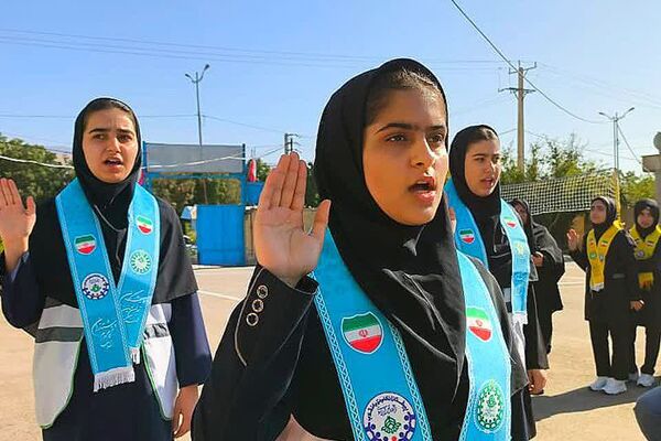 جشن مهر ایثار و نماز و بازگشایی مدارس یک مهر در دبیرستان هیأت امنایی فرهیختگان