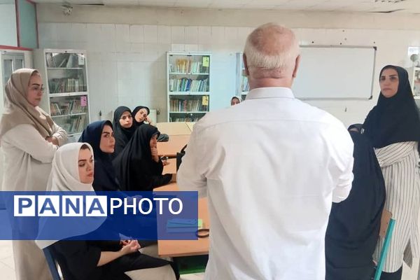 برگزاری دوره‌های توانمند سازی در دبستان ۱۸ دی ناحیه دو شهرری با حضور مدرس سازمان دانش‌آموزی 