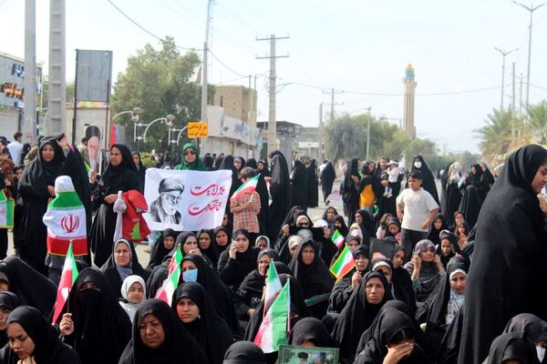 حماسه‌آفرینی فرهنگیان و دانش‌آموزان کهنوجی در جشن سالگرد انقلاب اسلامی