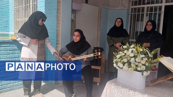 برگزاری «جشن جوانه‌ها» در مدرسه شهدای شهرداری ناحیه ۲ کرج