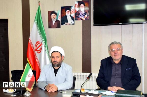 نشست خبری اصحاب رسانه به میزبانی مدیریت آموزش و پرورش کردکوی 