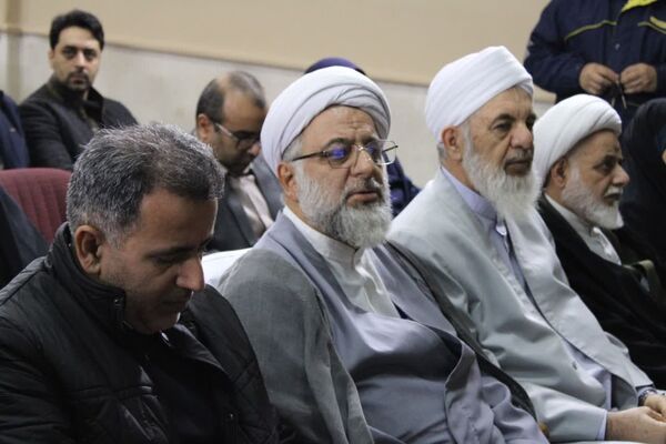 وزیر نیرو برای افتتاح پروژه‌های دهه فجر وارد آزادشهر شد