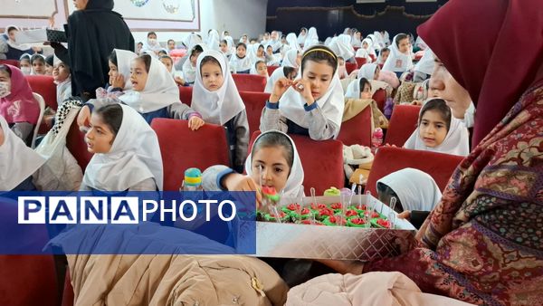 جشن یلدا ۱۴۰۴ در مدرسه ۱۷ شهریور شهرستان بجنورد 