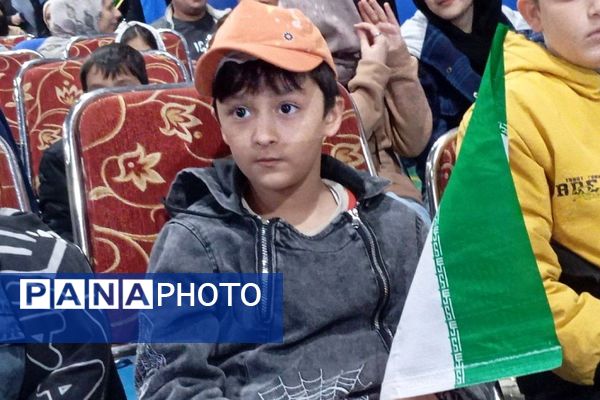 جشن باشکوه ایام الله دهه فجر در بهارستان‌دو