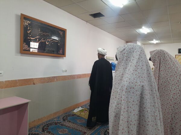 زنگ نماز در دبیرستان حضرت معصومه سلام الله علیها شهرستان خلیل‌آباد نواخته شد