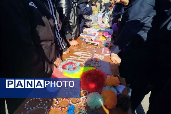 بازارچه نوروزی در هنرستان مرضیه 