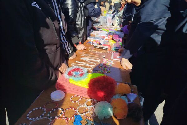 بازارچه نوروزی در هنرستان مرضیه 