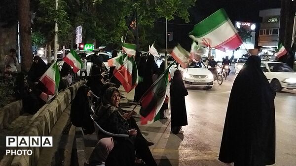 گذری بر میدان حافظ در   هشتاد و پنجمین شب از اجتماعات مردمی نیشابور