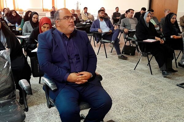 همایش فصلی مدیران مدارس فشافویه با تأکید بر قانون مداری، ارتقای کیفیت آموزشی و سلامت دانش آموزان 