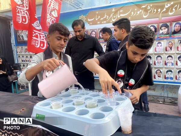 جاماندگان اربعین میهمان سفره مهرِ سازمان دانش‌آموزی شدند