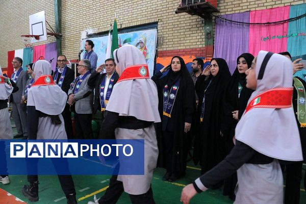 بهارستان دو صحنه همفکری، همدلی و همکاری پیشتازان در همایش یاوران انقلاب