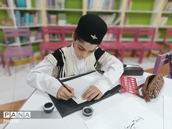 فردوسی در قاب هنر کودکان فارسان