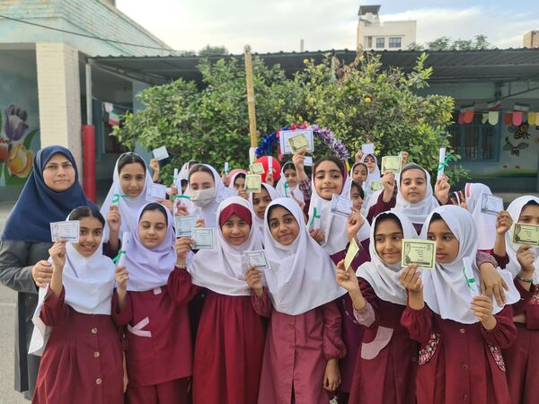 آیین افتتاحیه هفته «سفیران سلامت» در مدرسه شهید ابراهیم تنیده 