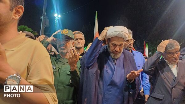کوهدشت  یک صدا،اجتماع مردمی برای دفاع از وطن  وبیعت بارهبر جدید