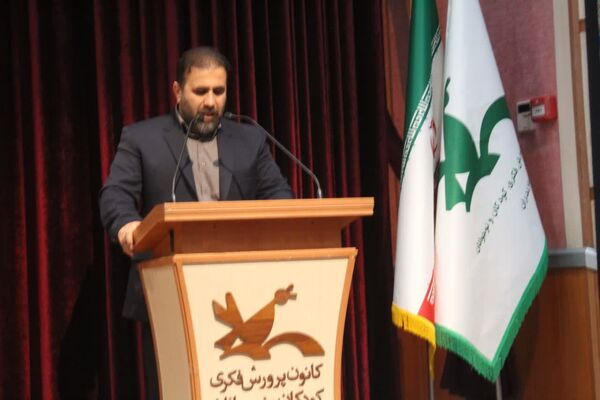 تقدیر از برگزیدگان جشنواره فرهنگی و هنری فردا در ساری 